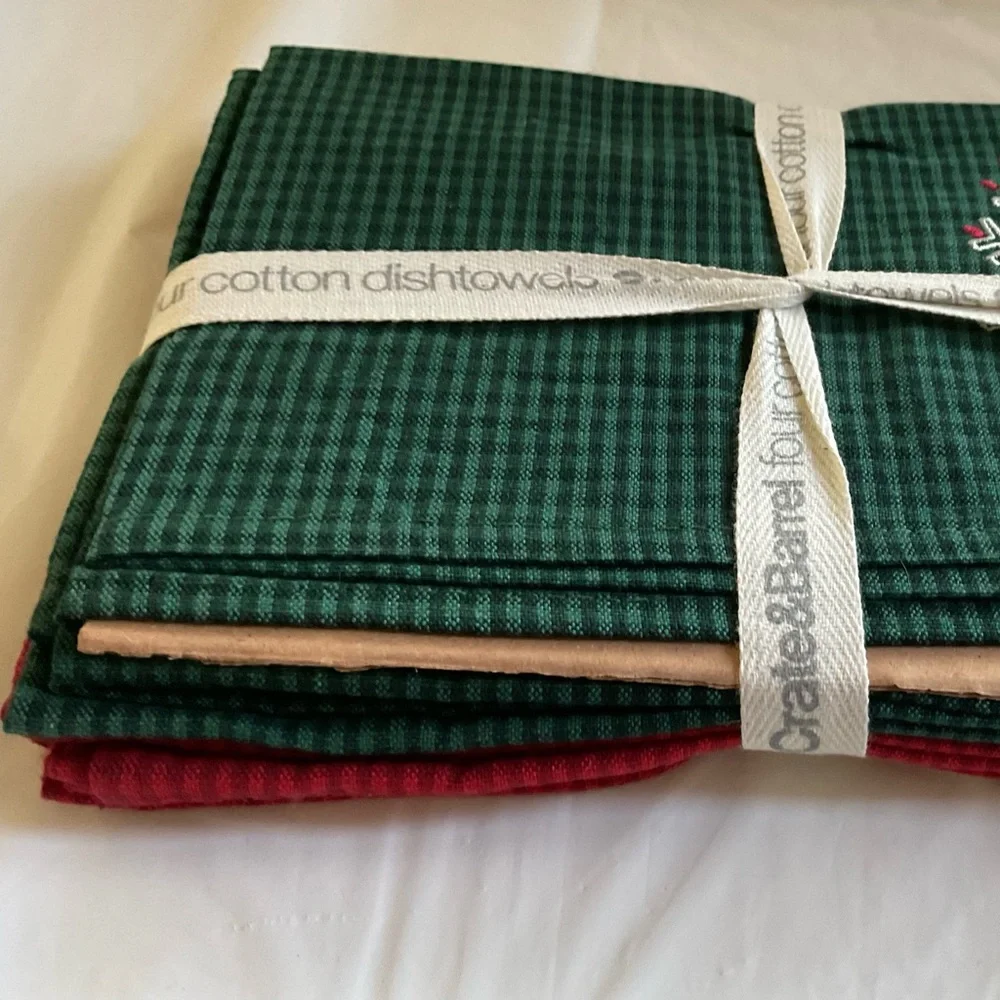 Crate and Barrel Set of 4 Holidays Christmas Dishtowels 20”x28”- New